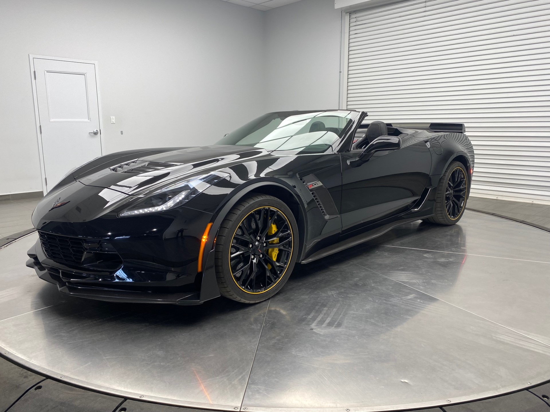 (SOLD) 2016 Corvette Z06 C7R Convertible 7spd Manual w/23,300km